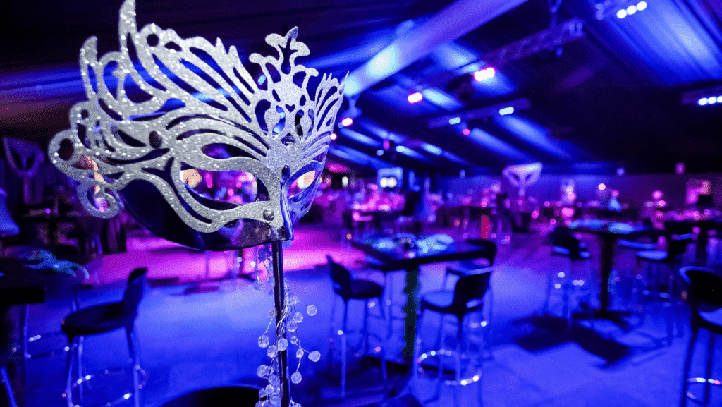 a-female-face-mask-eventplaning-bls